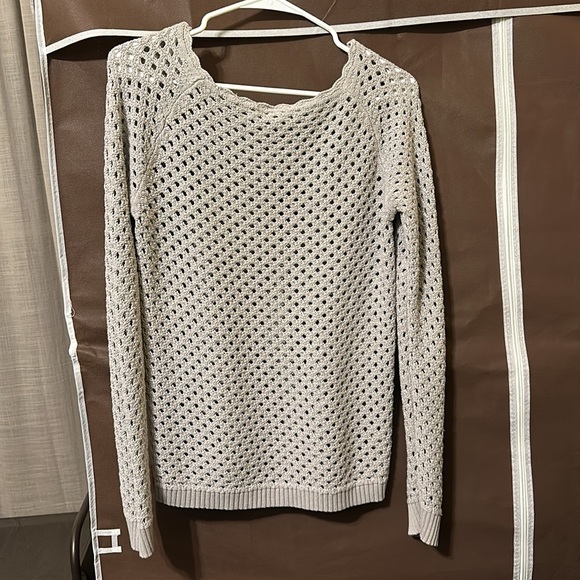 Ann Taylor LOFT, hole detail sweater, size small. - Picture 3 of 3
